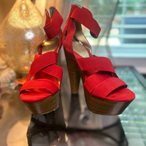 BAKERS "McKinley" Platform sandal in RED W10 - Picture 5 of 7